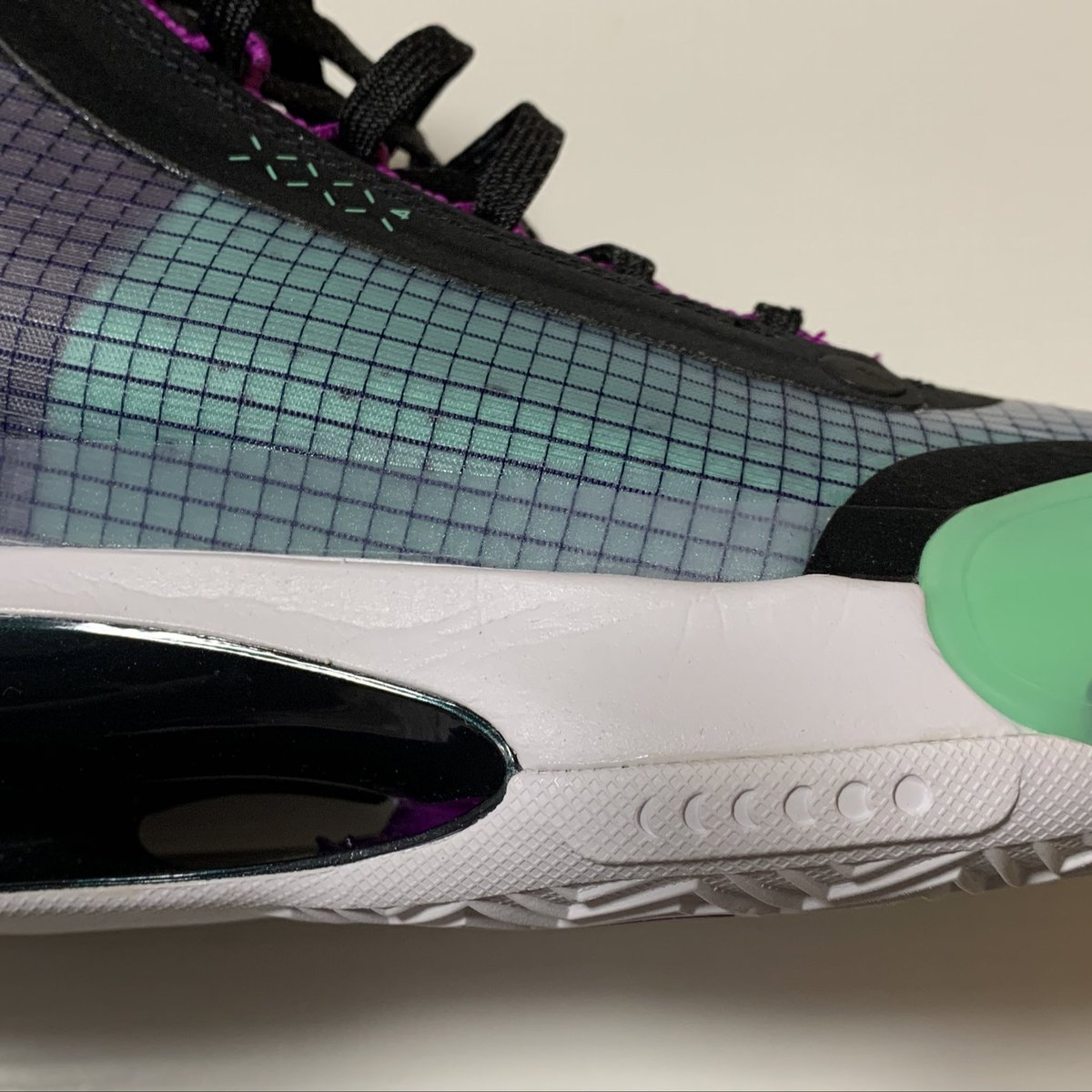 ASTERKICKS's tweet photo. 身体的にも、バッシュにとっても強度かなり高めで追い込めた🔥
現段階でミッドソールのシワは少なめ。
でもZoom Rize…
#ナイキ #nike #バッシュ #バスケ #basketball #AJ34 #AirJordan34 #エアジョーダン34 #AirJordanXXXIV #バスケットボール #NikeBasketball #スニーカー #Sneaker #BlueVoid https://t.co/mxJ3lMrjGb