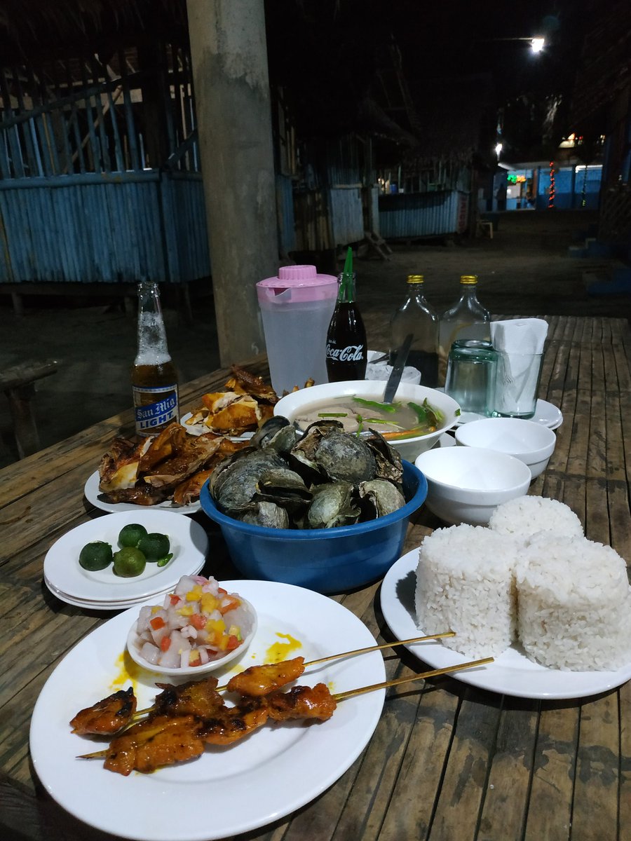 uehara_kun85's tweet photo. Gluttony at its finest.
Maayong gab-i, kaon ta!
#Erning'sChicken&Seafood https://t.co/xskC0cgRoJ