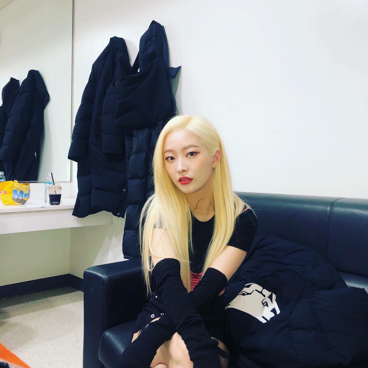 HINAPIAofficial's tweet photo. [ #은우 ]
주말이니까~❣️ https://t.co/YAJS3ofld0