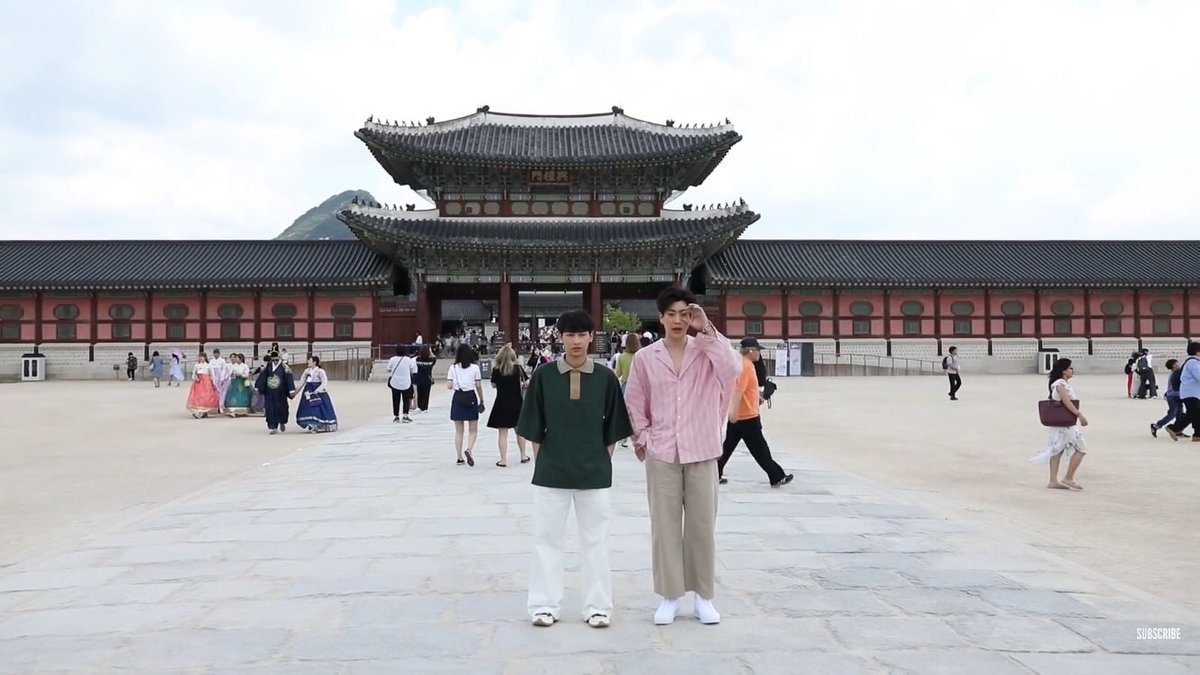 Babii_cheer's tweet photo. สถานีที่ต่อไปที่ที่ 4 พระราชวังเคียงบกกุง (Gyeongbokgung Palace) ใครที่ชอบศิลปะแบบโบราณต้องมาที่นี้เลย สวยงามตามท้องเรื่องประวัติศาสตร์เลยค่ะ ใครชอบดูซีรี่ย์ย้อนยุคต้องมาค่ะ ที่ถ่ายรูปสวยๆมีเยอะ ถ้าเข้าไปข้างในพระราชวังจะเสียค่าเข้าแต่ถ้าแต่งชุดฮันบกเข้าฟรีจ้า #GOTogetherII https://t.co/HpftqnoumQ