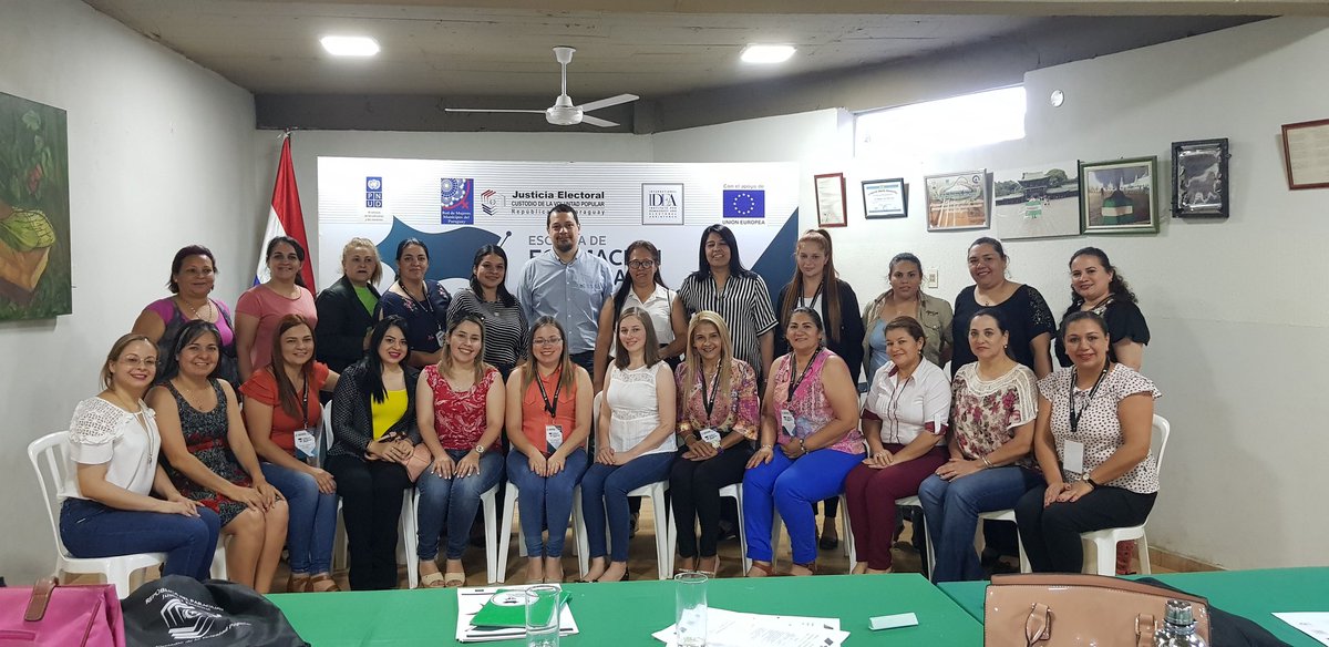 Genero_JE's tweet image. Financiamiento Político fue desarrollado por el politólogo Guzman Ibarra. 
De esta manera concluye el programa académico de la 7ma edición de la Escuela de Formación Política para Mujeres Líderes.
El jueves próximo las participantes realizarán un simulacro de Plan de Gobierno