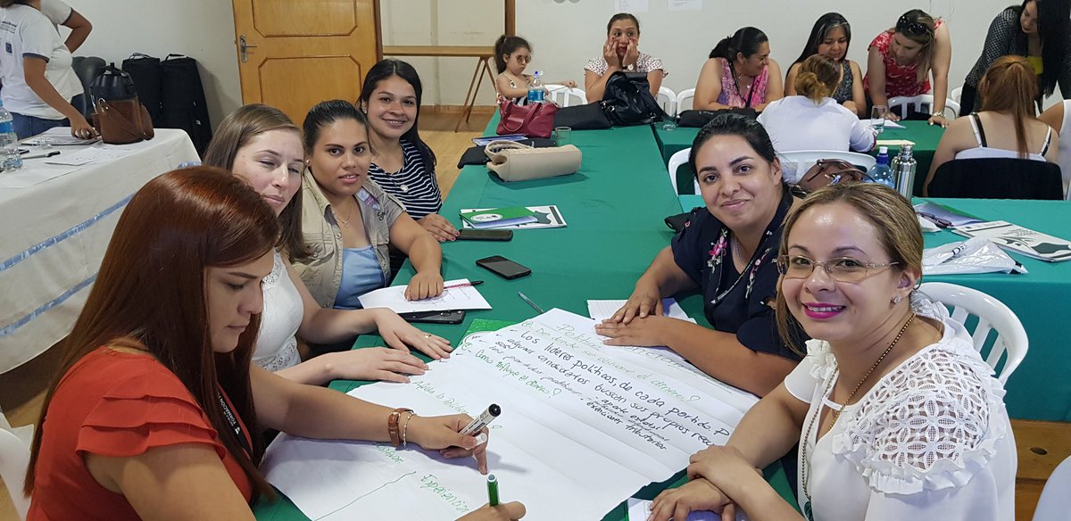 Genero_JE's tweet image. Financiamiento Político fue desarrollado por el politólogo Guzman Ibarra. 
De esta manera concluye el programa académico de la 7ma edición de la Escuela de Formación Política para Mujeres Líderes.
El jueves próximo las participantes realizarán un simulacro de Plan de Gobierno