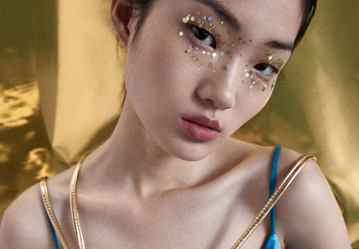 Knightsbridge_E's tweet photo. Come to the large flagship shop of @ZARA on #TheKnightsbridgeEstate and stay gold this holiday with the right accessories.. #ootd #retail #fashion #knightsbridge https://t.co/A9sTHdPdf6