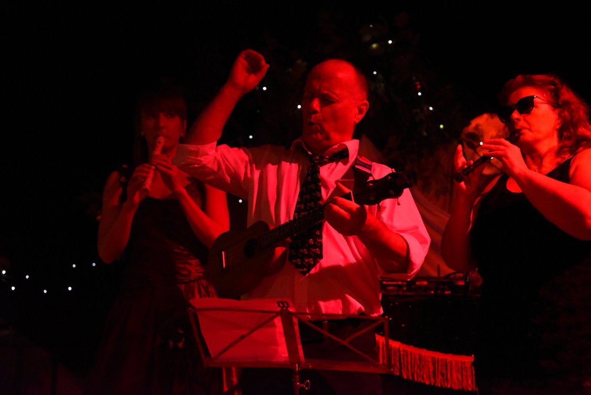 Incognito-Iltamat Indipendito 6.12.2019
Bror Österlund 📷 Reino Koivula  #barkertheatre #barkerteatteri #kissmyturku #tanssinammattilaiset #läntinentanssinaluekeskus #danceinfo #itsenäisyyspäivä #marjanraar #åst #ukulele