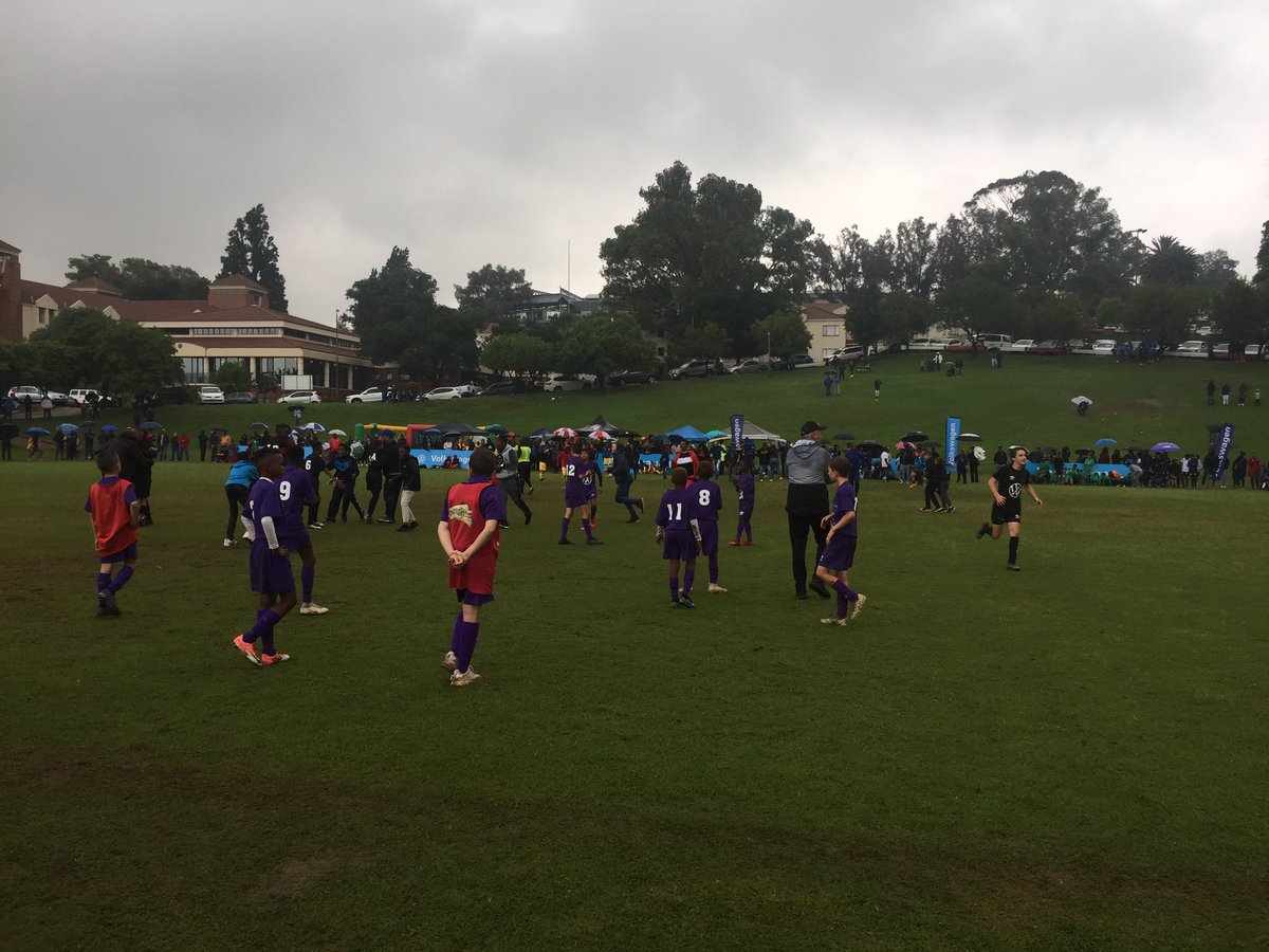DanieMothowagae's tweet photo. @de4no22 @Simphiwe_Dludlu &amp; @andile16sticks_ were at the Wits grounds to inspire the boys and girls teams at the #VWjuniormasters https://t.co/0OceC8xlnJ
