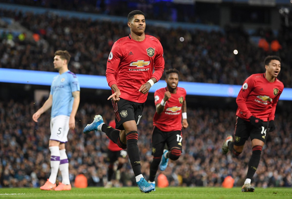 dos_barbados's tweet photo. El United con espacios está siendo muy poderoso. Rashford, Martial y James a la contra son un peligro constante para cualquier defensa, y lo han notado los equipos del Big Six. Hoy, en 30' 0-2 en el Etihad #MCIMNU #PremierLeague #PREMIERXESPN https://t.co/QiUFmXqk6o