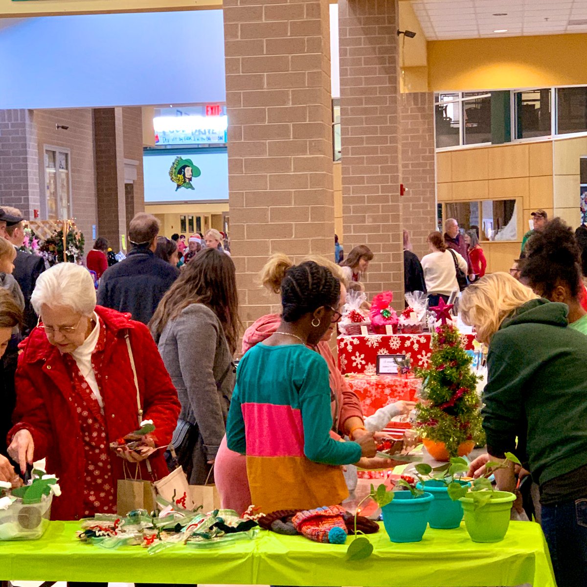 e_pioch's tweet photo. #CHHS choral boosters did a great job with the Winter Wonderland! Great music, delicious breakfast, fun family activities, excellent vendors, &amp; Santa! #GoCavs @cloverhillhs @JPhillips_CHHS #oneccps https://t.co/YM2YgezVuU