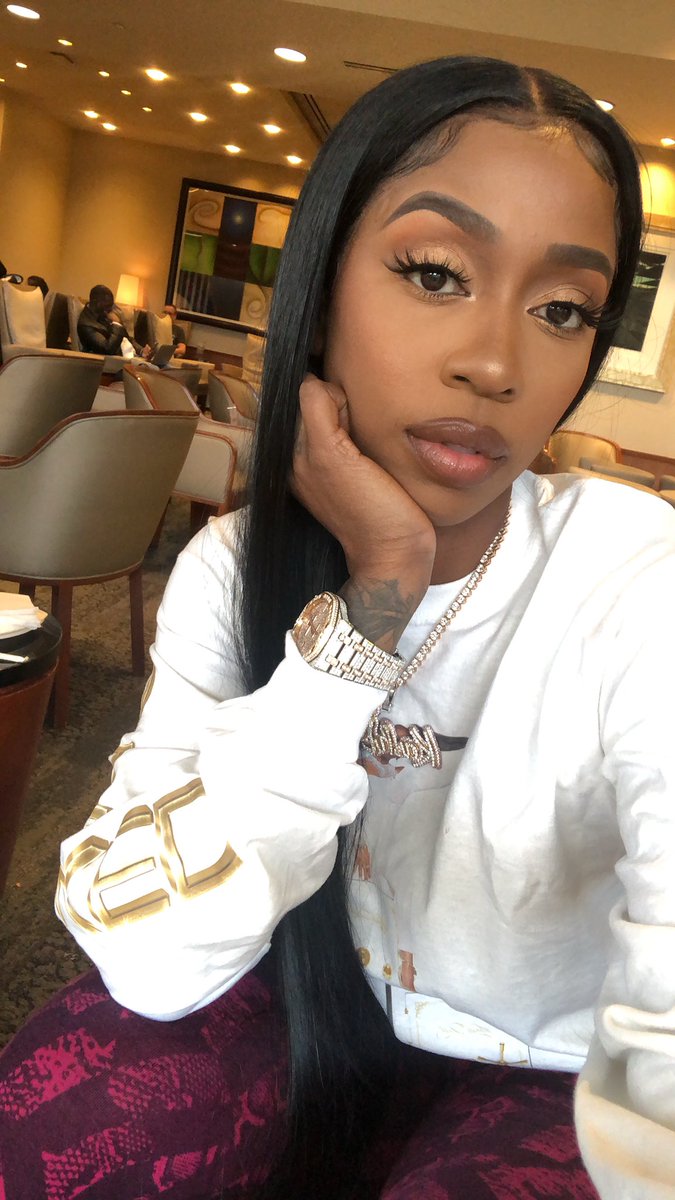 kashdoll's tweet photo. Which pic y’all like? https://t.co/RyG1XxWrNB
