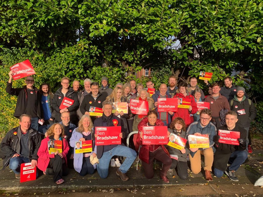 ObanMackie's tweet photo. Had a terrific day out on the #LabourDoorstep with @BenPBradshaw and the @exeterlabour team!
Very positive response in Pinhoe, with people making clear that Ben is the #Best4Exeter.
#Ben4Exeter #VoteLabour https://t.co/RBRNtXy0pO