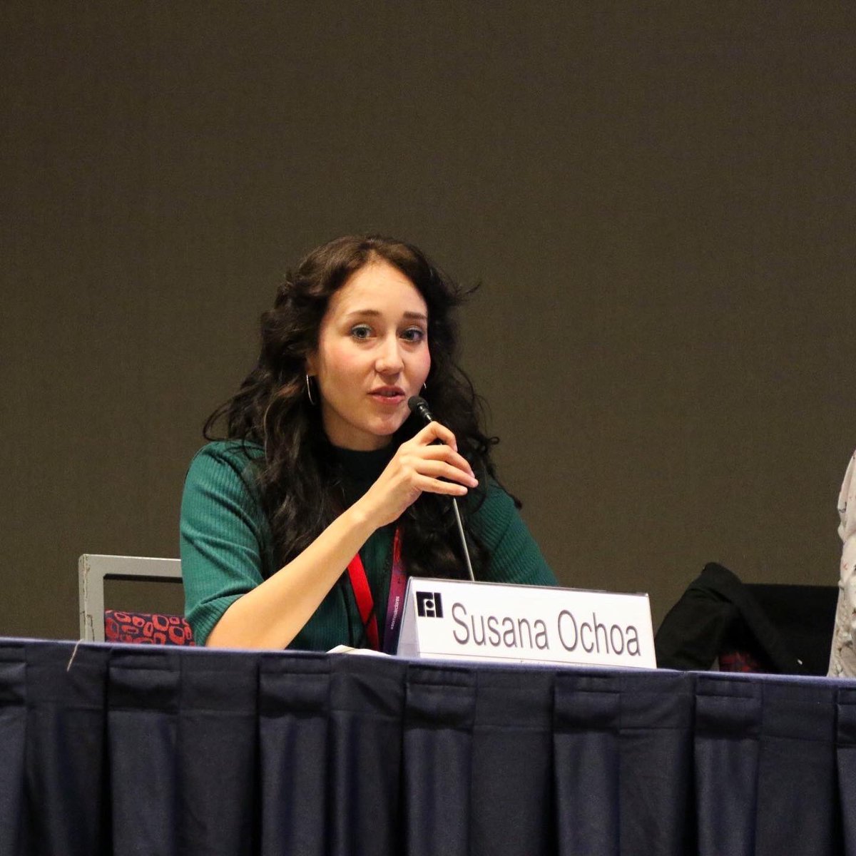 Robotania's tweet photo. Ayer fui parte de la conferencia PODCAST GDL en el XV Encuentro Internacional de Periodismo en el Hotel Hilton @Susanaochoach @microgdl y yo platicamos sobre nuestra experiencia profesional como podcasters 💜🤩✨
#FIL #FIL2019 #Guadalajara #EIP2019 #SomosLectores @FILGuadalajara https://t.co/PcQZvgk5fe