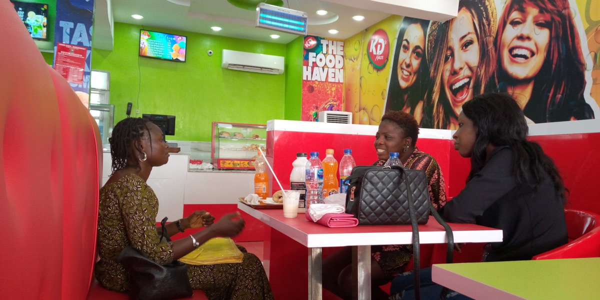 theNGdoc's tweet photo. Strategic meeting with the team #NGDOC @Modupe @DebbieDiabetes @Shade 😍🇳🇬💙💪 #Goal2020 #WeMove https://t.co/7o22MKYhV4