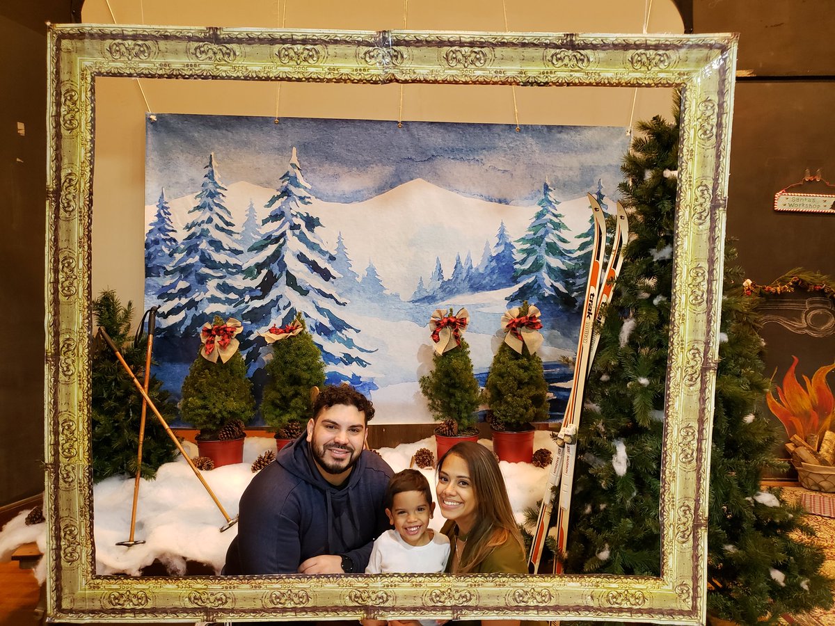 MrsFunes's tweet photo. Thank you @DWS_PTA Had a blast at the Holiday Breakfast! #weehavefun https://t.co/klf1dKFhL1