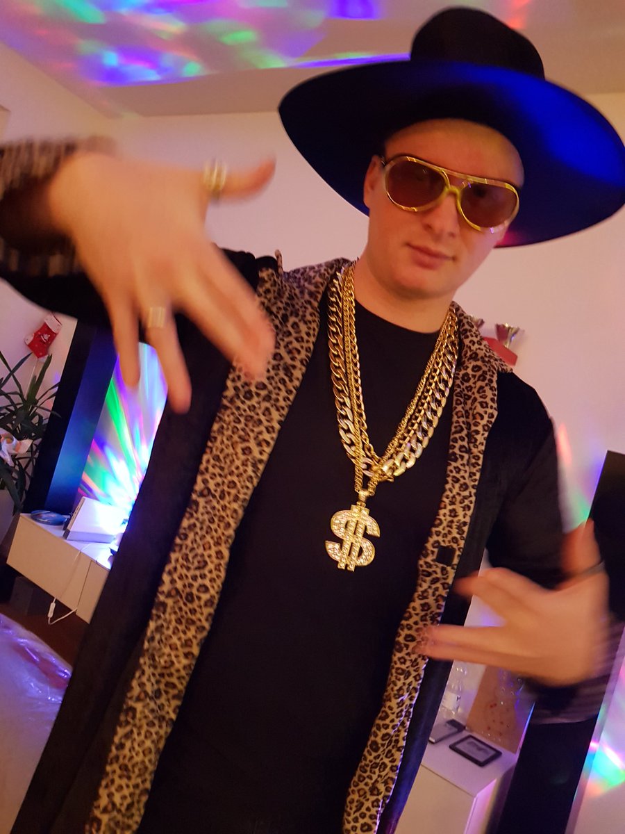 RicardoNiepel's tweet image. #DizzyD in da house