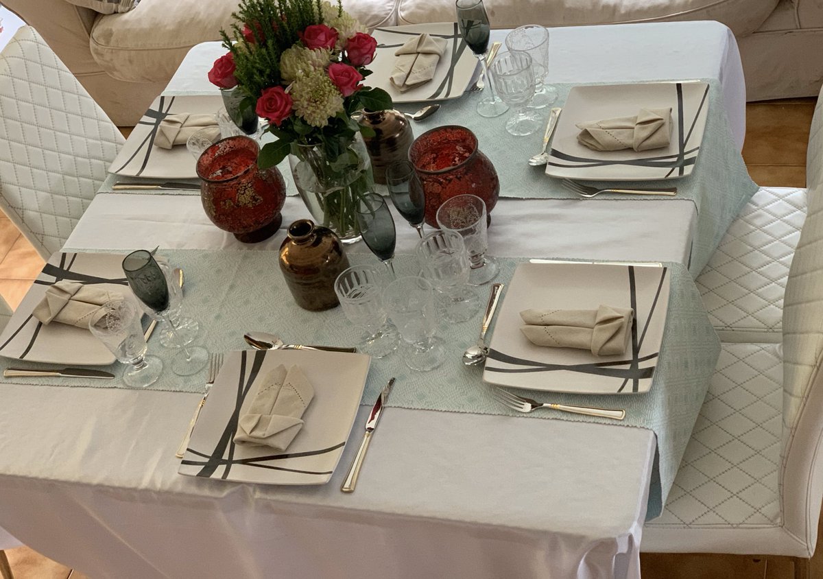 dr_lovelee's tweet photo. Had to bring what was planned as a a garden set up into the house and it worked out nicely...
#HostessWithTheMostest ๐ฅฐ
#WineClub ๐ท๐ท
#Basading ๐ฏโโ๏ธ๐ฏโโ๏ธ๐ฏโโ๏ธ
#WithinMyLadies ๐
#iThrowAMeanParty ๐ฅ๐พ๐ฅ https://t.co/z3jFgp6XFp