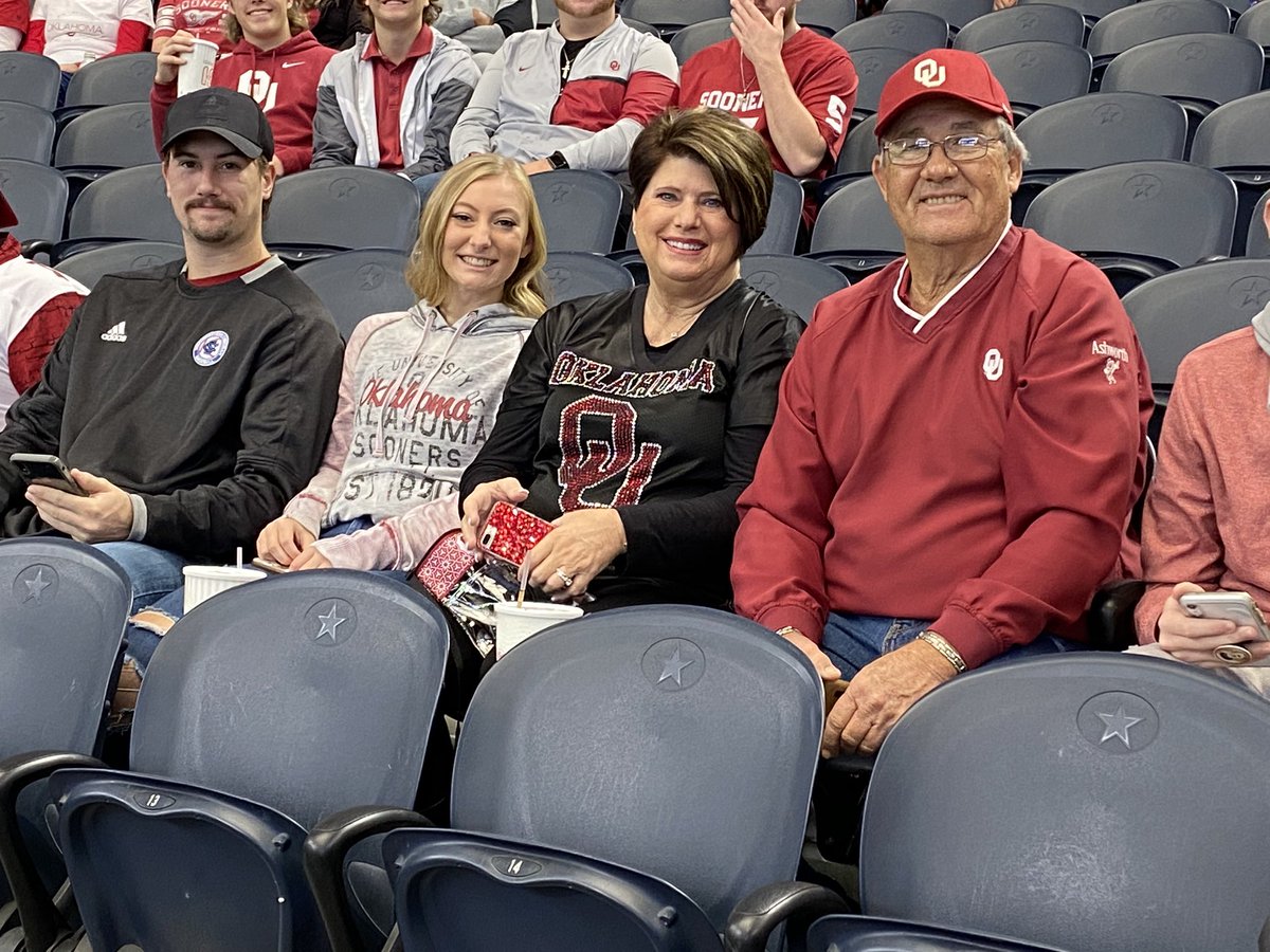 soonersteph73's tweet photo. #Big12Championship GO SOONERS! https://t.co/d2yJTLljvz