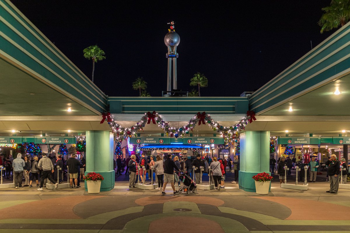 easywdw's tweet photo. THE ABSOLUTE LATEST ON STAR WARS RISE OF THE RESISTANCE: new park hours, how the virtual queue boarding group process works, how early to arrive, what to expect, what to do, and more from the clustercuss that is now hollywood studios:

https://t.co/oqp9AUVA6J https://t.co/at5pPXgQH9