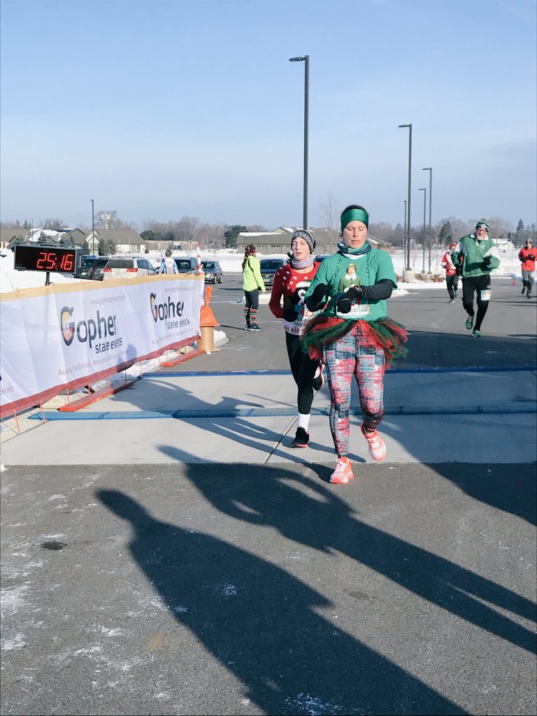 apollotf1's tweet photo. Congrats @BVerkinnes and @cecimcnair on their runs at the Snowflake Shuffle this AM! Brooke was 4th female overall and 2nd in age group and Ceci was 3rd in her age group and 11th female overall! #WinterRunning #DistanceGirls #SnowFlakeShuffle #OffSeasonTraining @ShopEnduRUNce https://t.co/4hlRXj1RZL