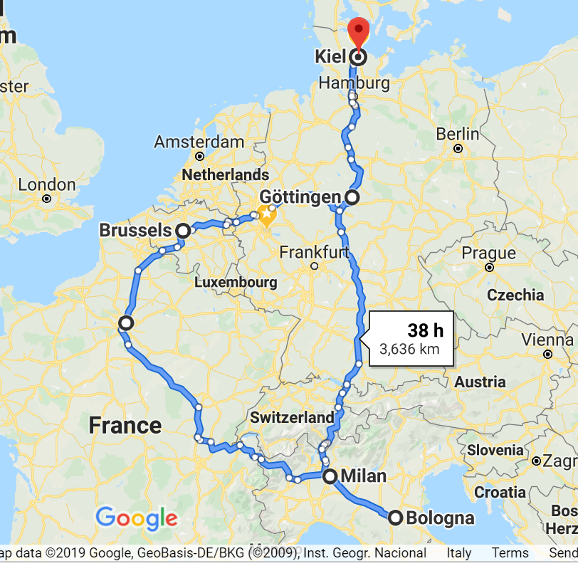 GGrimalda's tweet photo. Concluded my 3.700km #slowtravel #nofly #research trip with seminar @uniGoettingen.Preliminary evidence from #LabinTheField from #Bougainville,#PNG, suggests proximity with #markets is associated with higher #selfishness.Joint with #MSutter @eeg_mpi & @ponville86.@pngnri https://t.co/1QdYbG8fkR