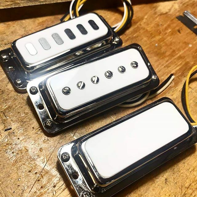 ProtoGuitars's tweet photo. It doesn't get much more custom than a triple white set of toasters for a Rickenbacker 381. One #TikTak, one #p90, one #MiniHumbucker! Can't wait to see these guys after install! 
#custompickup #custompickups #guitarpickups #guitarporn #gearporn https://t.co/7cP2ixDd48 https://t.co/rrsOT1o1p0
