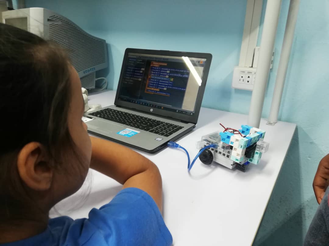 grmCujae's tweet image. Último encuentro de programación del #CursoRobótica @ArtecKokusai, los #niños listos para el #CUJAEBOT.
#VamosXMás #SomosContinuidad