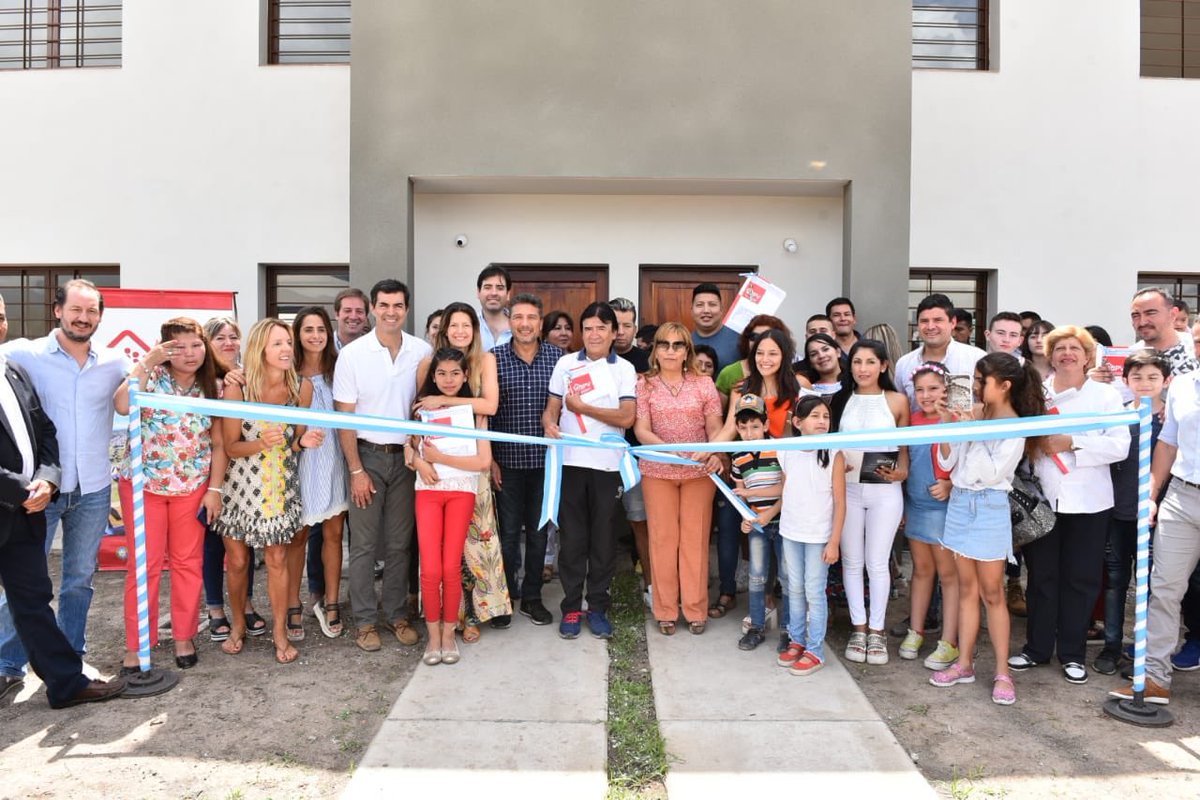 Más familias argentinas son dueñas de su casa. La emoción por la tarea realizada y los sueños cumplidos. Felicitaciones <a href="/ivankerr/">Iván Kerr</a> <a href="/baldo_agus/">Agustin Baldo</a> y a todo el equipo de Vivienda del <a href="/MinInteriorAR/">MIN Interior</a>. Fue un placer trabajar con ustedes! ❣️🇦🇷💪🏽
