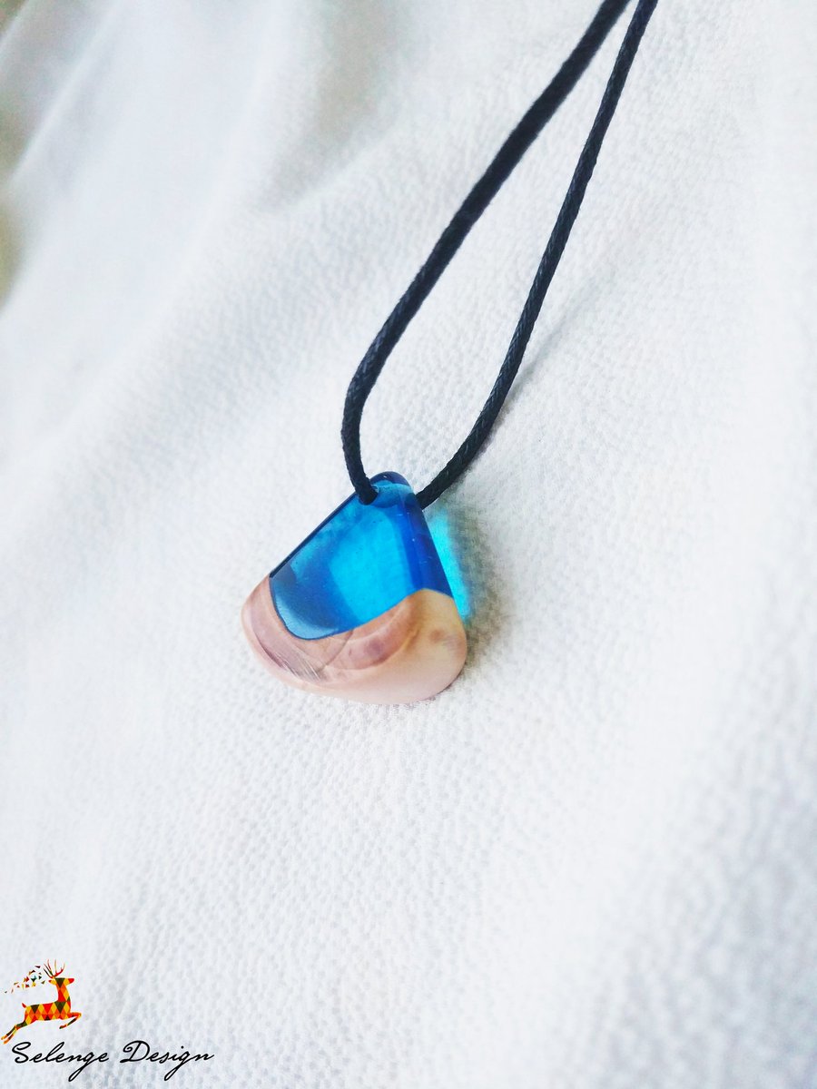 Ürünlerimiz Unisex 💙
Profildeki linkten veya DM'den ulaşabilirsiniz!

Tamamen el emeği ile üretilmiştir. Sadece bir adet üretilmesi ayrıcalığının keyfini sürün! 

#kolye #epoksi #takitasarim #moda #ahşap #kolyemodelleri
