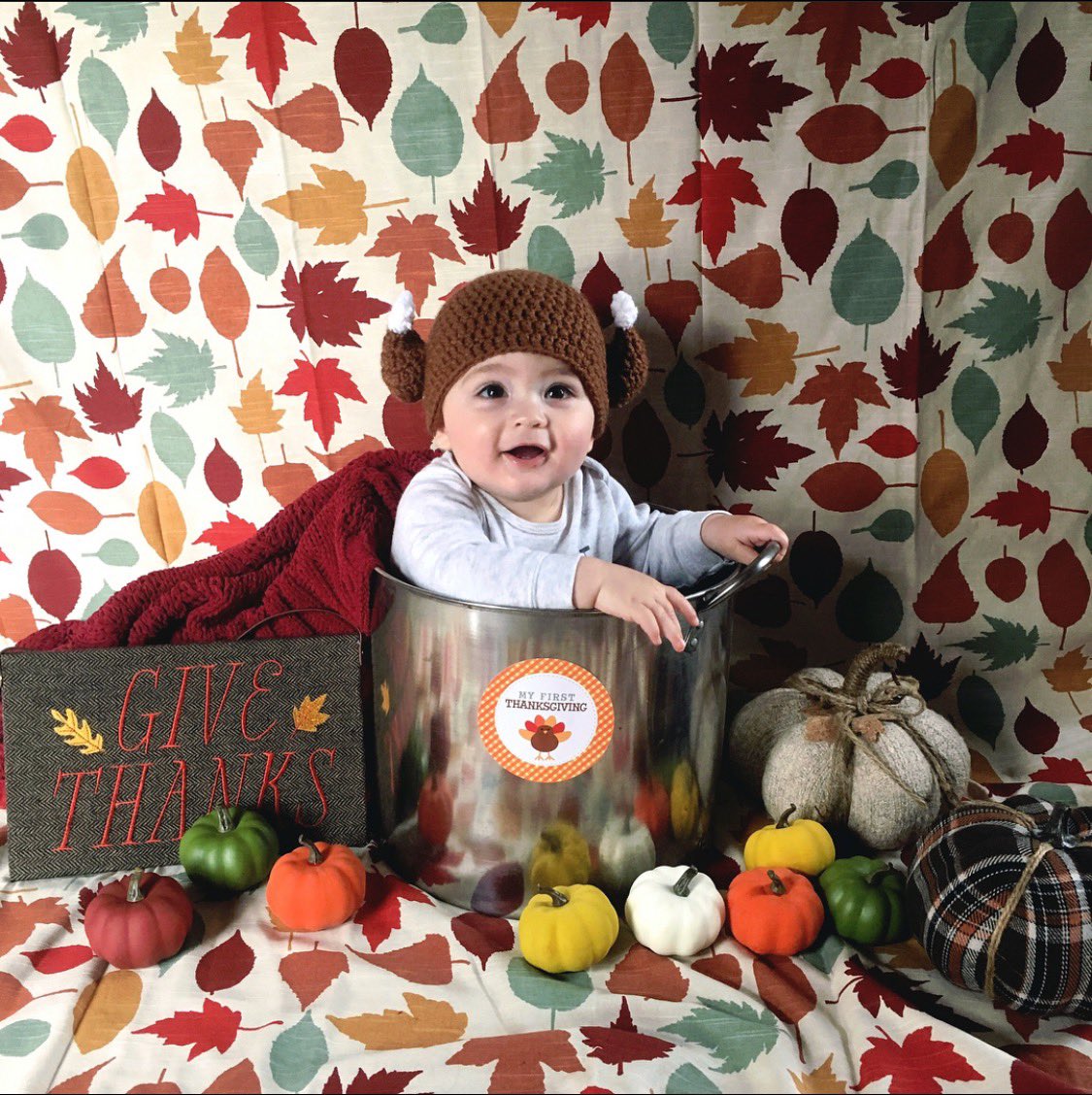 MamaaMads's tweet photo. 2 years and 4 months later and Josephine recreated her brothers thanksgiving picture 😭😍 https://t.co/oH5f3gcRUg