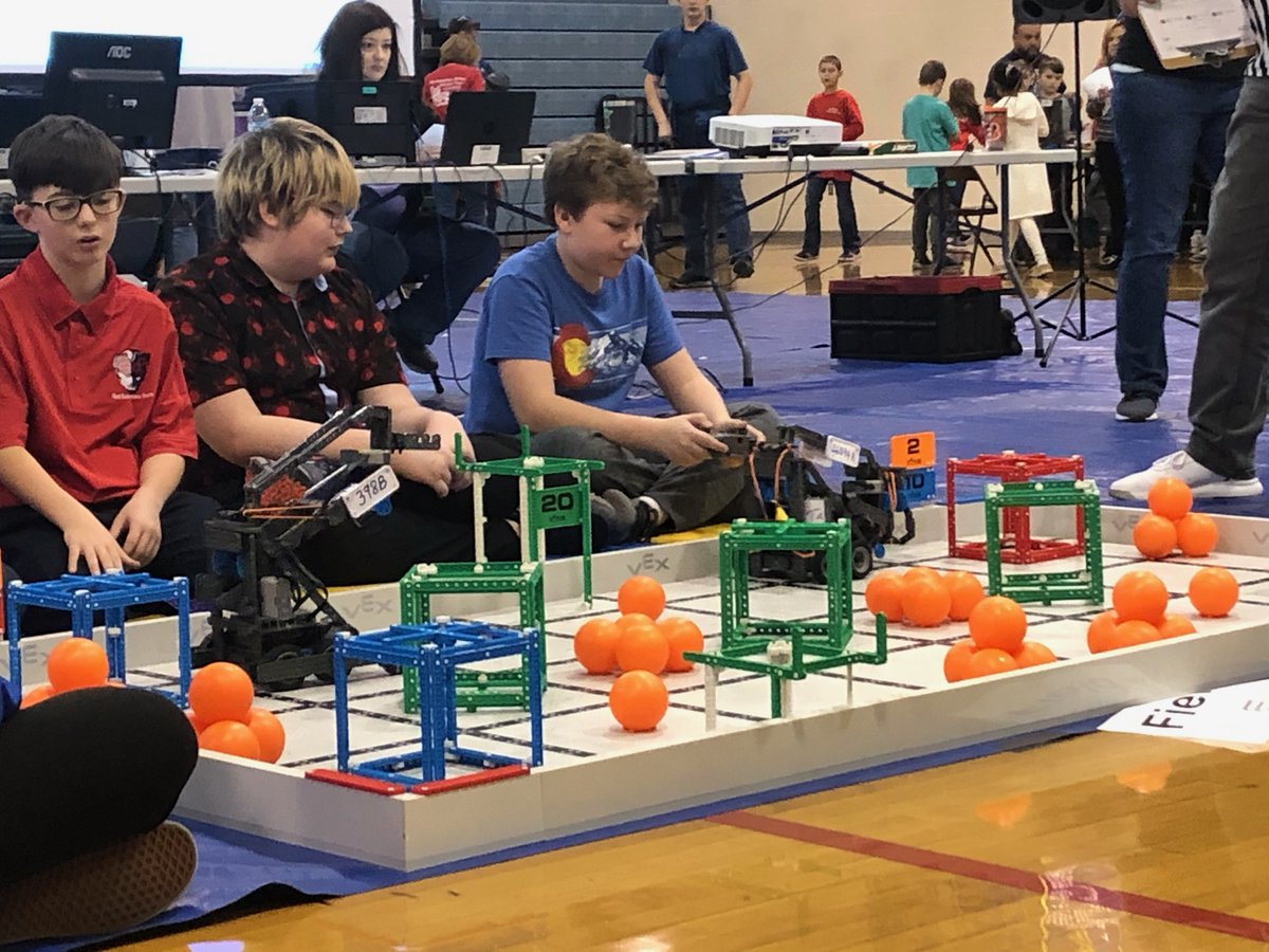gregorygrazette's tweet photo. Having a great time with the Robotics teams from @mybrownschool competing at the winter carnival. https://t.co/IRHJeEmslI