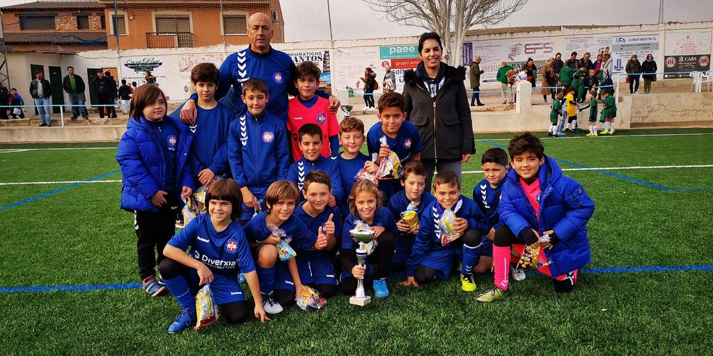 cspuertollanocf's tweet photo. El equipo Benjamín "A" Subcampeón en el Trofeo celebrado en Fuente el Fresno. https://t.co/QzIYC1KdI3