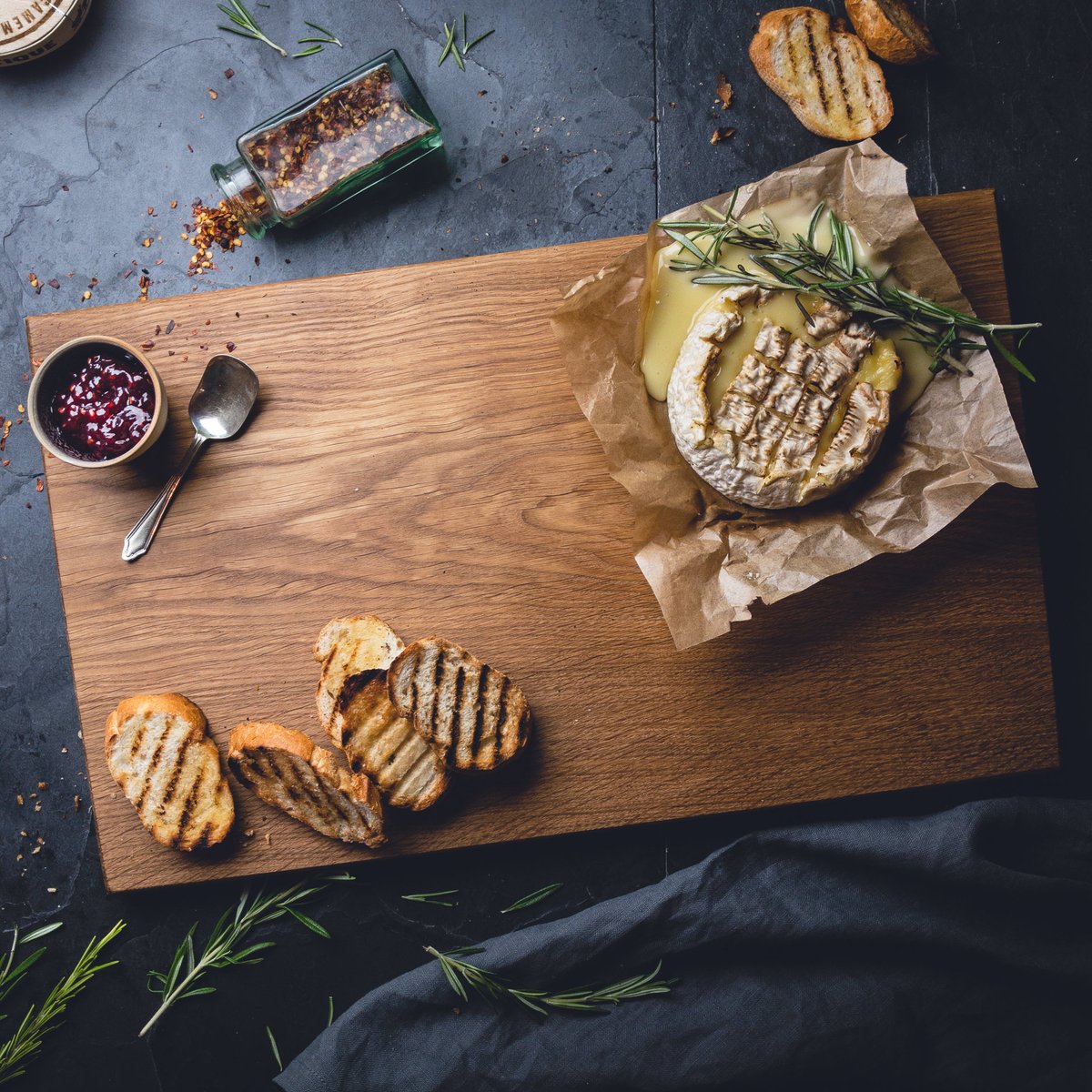 kitchenware_co's tweet photo. Thanks for the kind words! ★★★★★ "This board is beautiful, great size too! Would definitely recommend!" heidi https://t.co/VipBPWOqmQ #etsy #housewares #wood #choppingboard #cuttingboard #servingboard #oakboard #solidoak #woodchoppingboard #thekitchenwareco https://t.co/4yaYxglFBR