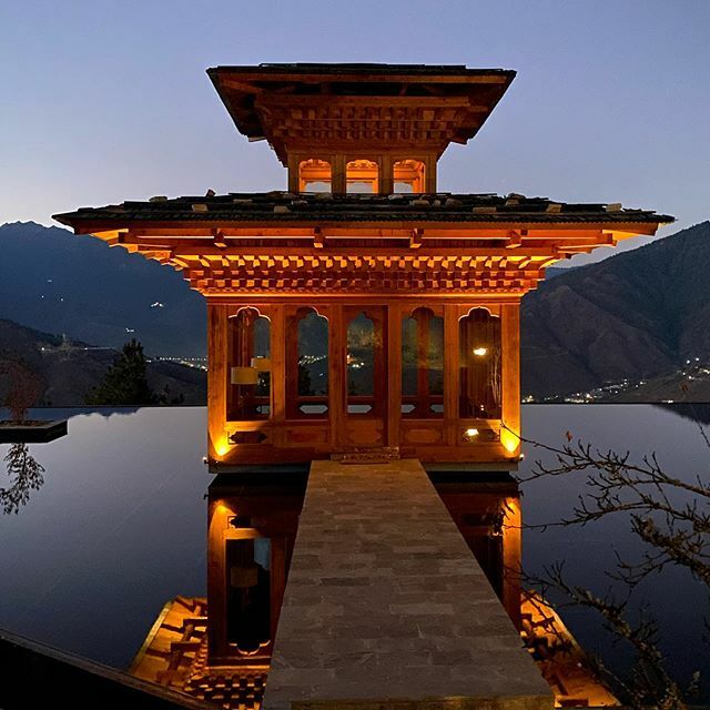 bluemoonescapes tweet media