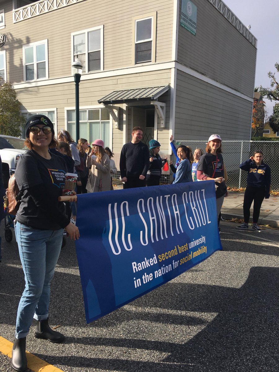 FirstGenUCSC's tweet image. Waiting for the holiday parade to start in downtown Santa Cruz. #firstgenucsc