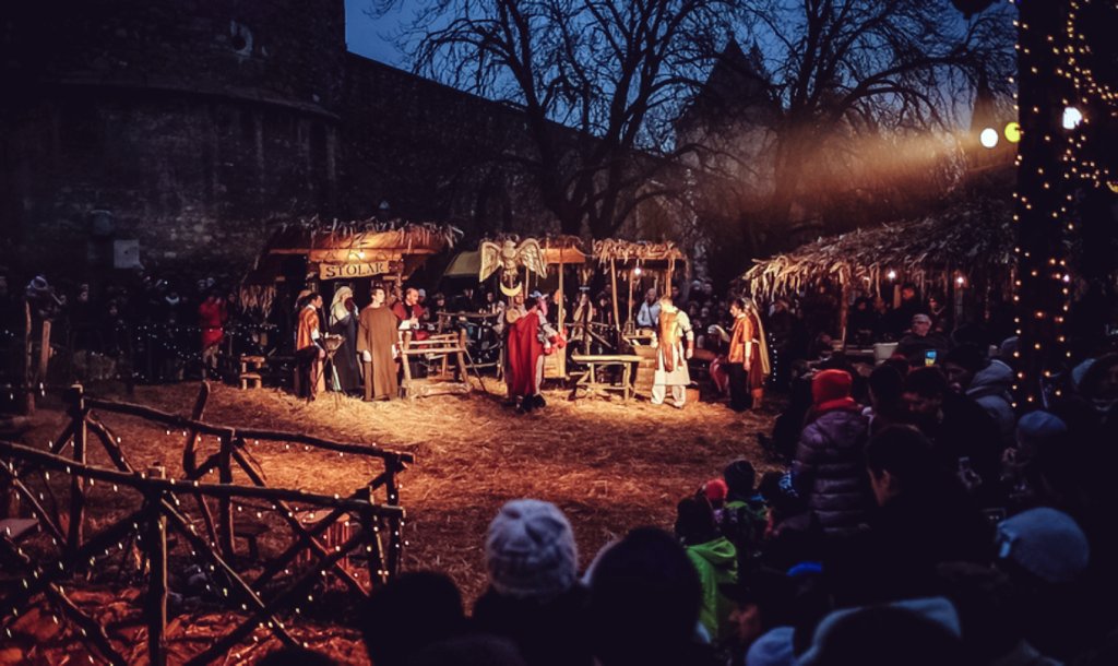 BoltTravel's tweet photo. Attend the Live #Nativity Scene near the Zagreb #Cathedral at the Christmas Market in #Zagreb. Enjoy in the live #acting #performance depicting the miraculous birth of Jesus Christ.

#christmasfair #adventinzagreb #livenativityscene #birthofjesus #JesusChrist #christmas #croatia https://t.co/AmAtGAoICO