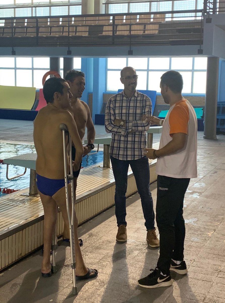 Hoy apoyando y hablando de superación e inclusión con grandes personas y deportistas, Jorge García (campeón de Andalucía) y Miguel <a href="/Tajuelo_/">Miguel Ángel Martínez Tajuelo PLY</a> (paraolimpico con 3 olimpiadas a sus espaldas), preparando sus objetivos en la Piscina de Los Alcores. <a href="/aytoguadaira/">Alcalá de Guadaíra</a> #AlcalamasDeporte