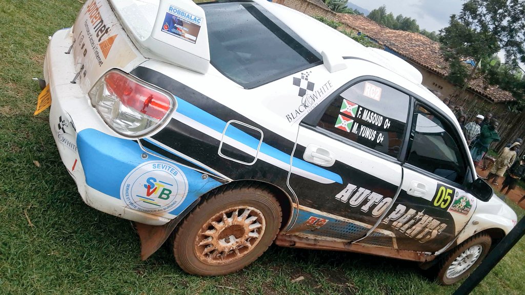 IngoMagazine's tweet photo. Equipage #AUTOPAINTS #RallyTeam de Masoud Fahd et Yunus Mohamed à bord d'une #SubaruImpreza N12 sous les sponsors de #Spidernet, #SEVITEB avec son distributeur @Big_Machinery ainsi que #BlackAndWhiteEvents, partenaires du Rallye de @NgoziProvince.
#Burundi #Ingomag
#NgoziAt100 https://t.co/F1Duvruxtd