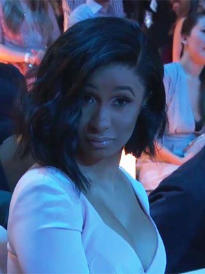 Ntiamoah_holmes's tweet photo. Cardi B comes to GHANA and starts throwing 200 cedi notes on strippers  thinking it’s equivalent to 200 naira 

Cardi B : howmuch money have I thrown so far ? 
Friend : $6,262,525 

Cardi B : https://t.co/lSHtvQ5GUG