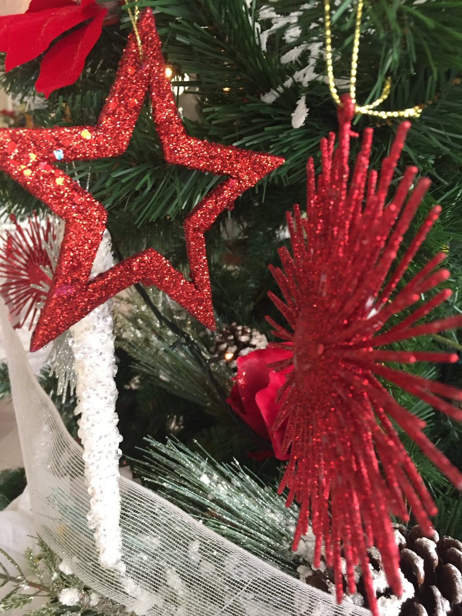 4DreamsH's tweet photo. 😃 Por fin #Navidad #FelicesFiestas https://t.co/JIe8uK1PaW