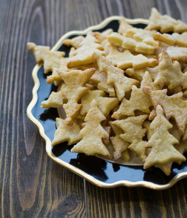 The 4th Annual Hammondsport Cookie Walk is today! If you purchased a cookie tin, come by this Visitor Center (47 Shethar Street) to pick up your "cookie card' that lists all the participating locations. You'll need this to redeem your cookies! Have fun! … ift.tt/341UYYO