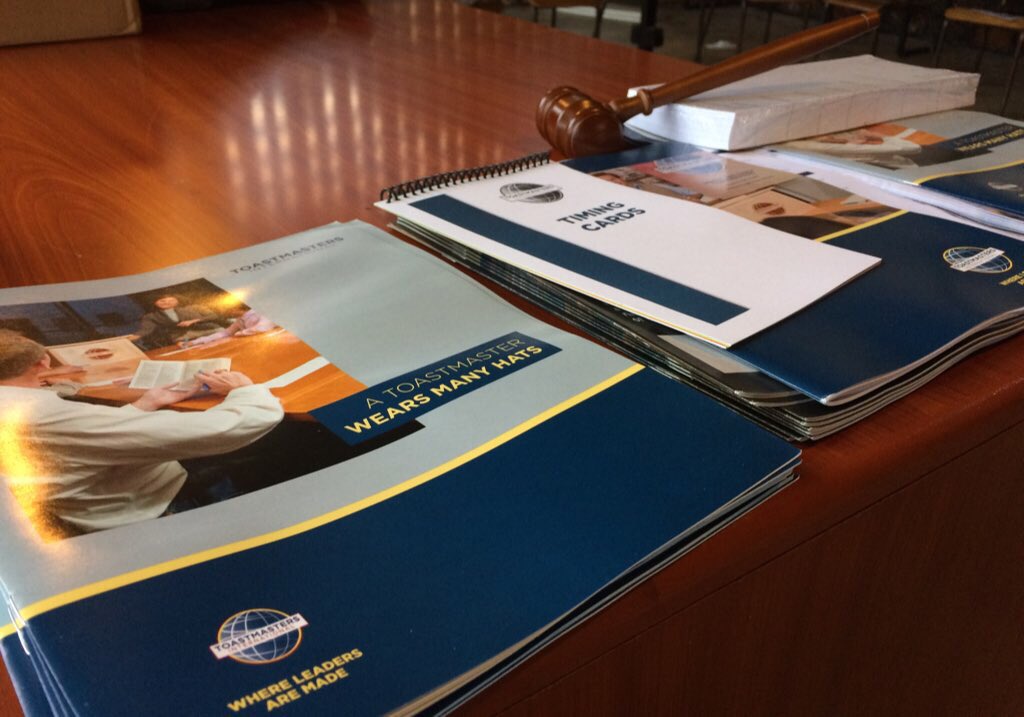 1kHills_TM's tweet photo. When your mother understands what you need, she prepares a better feed.

Our complete kit is here from @Toastmasters International. Ready to feed for everyone’s personal development. #Toastmasters #WhereLeadersAreMade https://t.co/s3sWJKEpCW