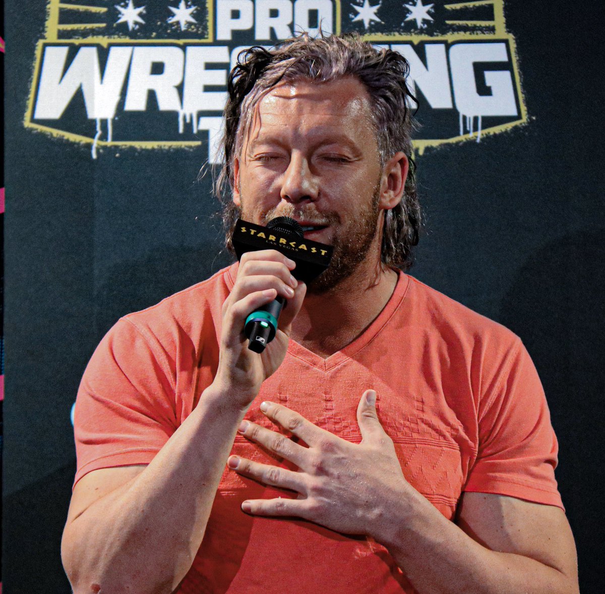 IssitaMarie's tweet photo. Unpublished photo of @KennyOmegamanX from #StarrcastII during the Q&A after the @OmegaManAWrest1 viewing...there’s only one subject with the ability to bring out that level of emotion from Kenny... https://t.co/J2ejkpSNGb