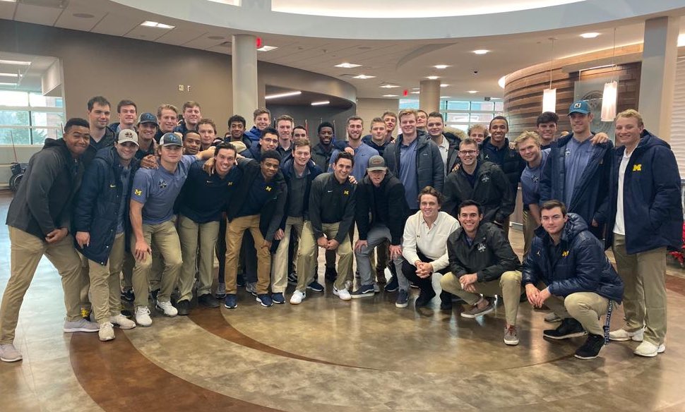 umichbaseball's tweet photo. It was an honor to spend some time at the VA Hospital yesterday to spread a little Christmas cheer!

#team154 #goblue https://t.co/g4OGc80YJL