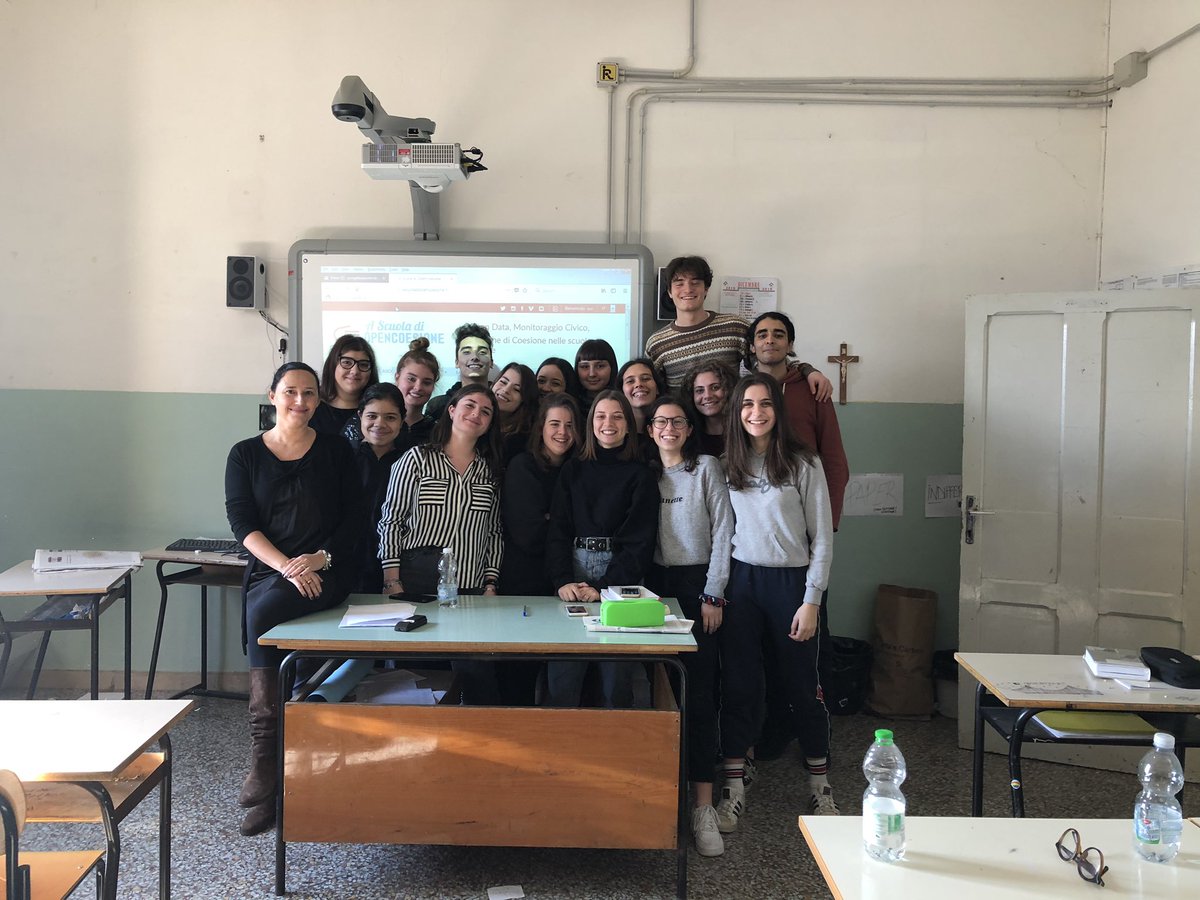 Chimra8's tweet photo. Con questo primo post vi presentiamo il team chimera al completo!🔥 #asoc1920 #maec #chimera https://t.co/RxHFUIyzMw