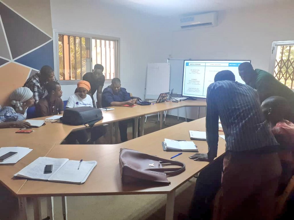 TIBACOMM's tweet photo. #TIBACOM ouvre sa série de formation ce Samedi 07 Décembre 2019 par la "COMMUNICATION DIGITALE". Formation assurée par @T_IbrahimD de @el_guinea . https://t.co/av2XG9mWEw