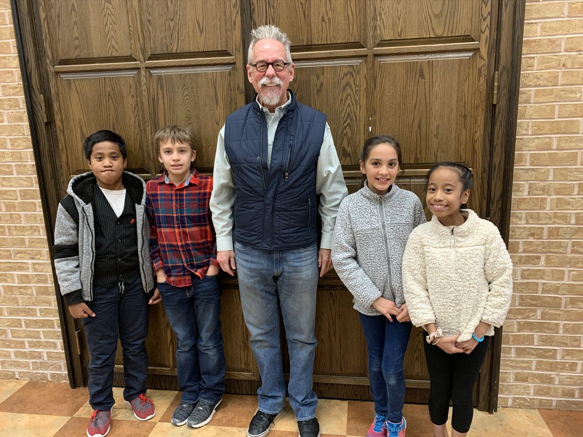 captnzen's tweet photo. #Enid Noon #Ambucs had Jr. Patrol Day yest./Fri. I brought crossing guards from Garfield Elementary. A2Z Therapeutic Petting Zoo did the program. Kids loved the animals! https://t.co/ssVH5ZeAwQ