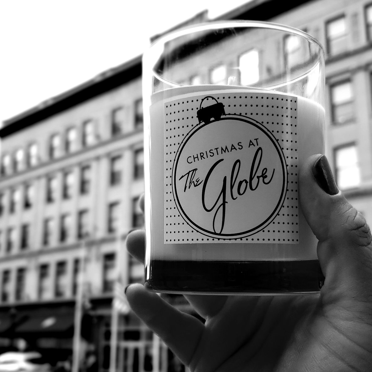 NoteologyFrag's tweet photo. We are at the ❄️ Lackawanna Winter Market ❄️today until 7 pm with our Christmas at the Globe candles! 

Get your nose 👃on the vintage aromas of Christmas! . . . . . 

#globestore #scranton #candles #madebyus #teaberry #vintage #vintageChristmas https://t.co/rzOTyuePqJ