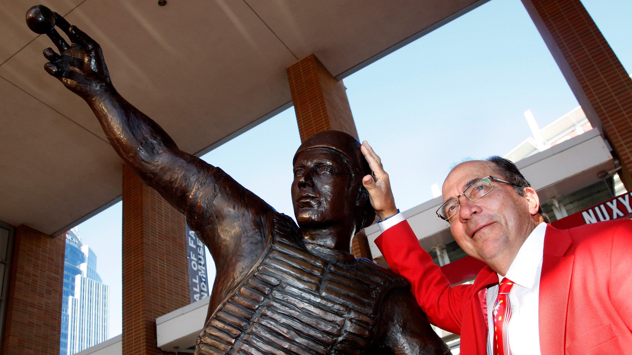 One word:      .

Happy 72nd birthday, Johnny Bench! 