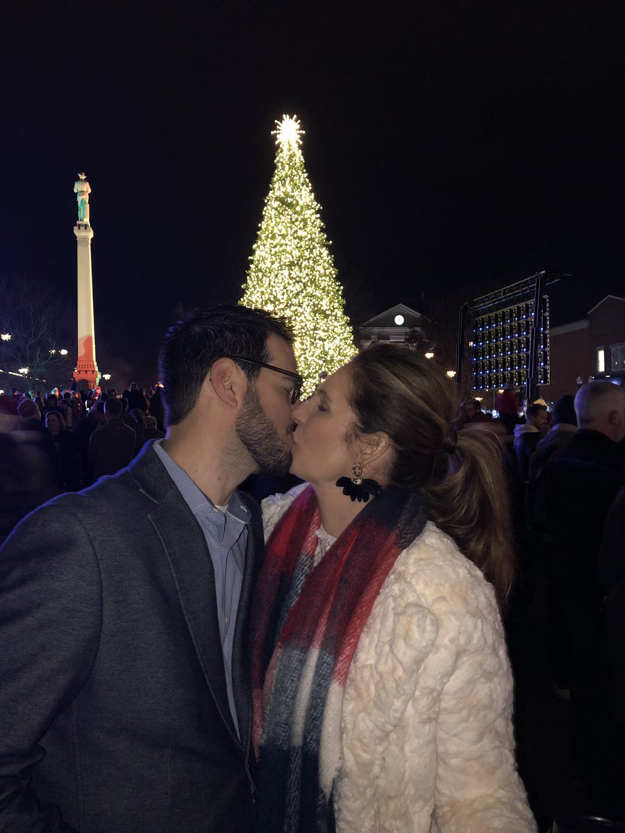 erinctaylor's tweet image. Merry Kissmas @visitfranklin @CityOfFranklin @FrankTown