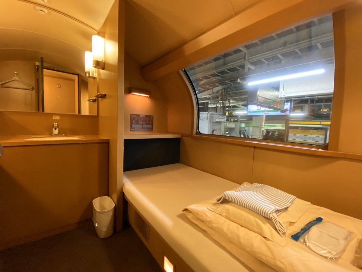 寝台特急 サンライズ瀬戸 出雲 のa寝台は広々して綺麗な個室で超快適なので びびってる もっと軽率に乗る経験をした方がいい Togetter