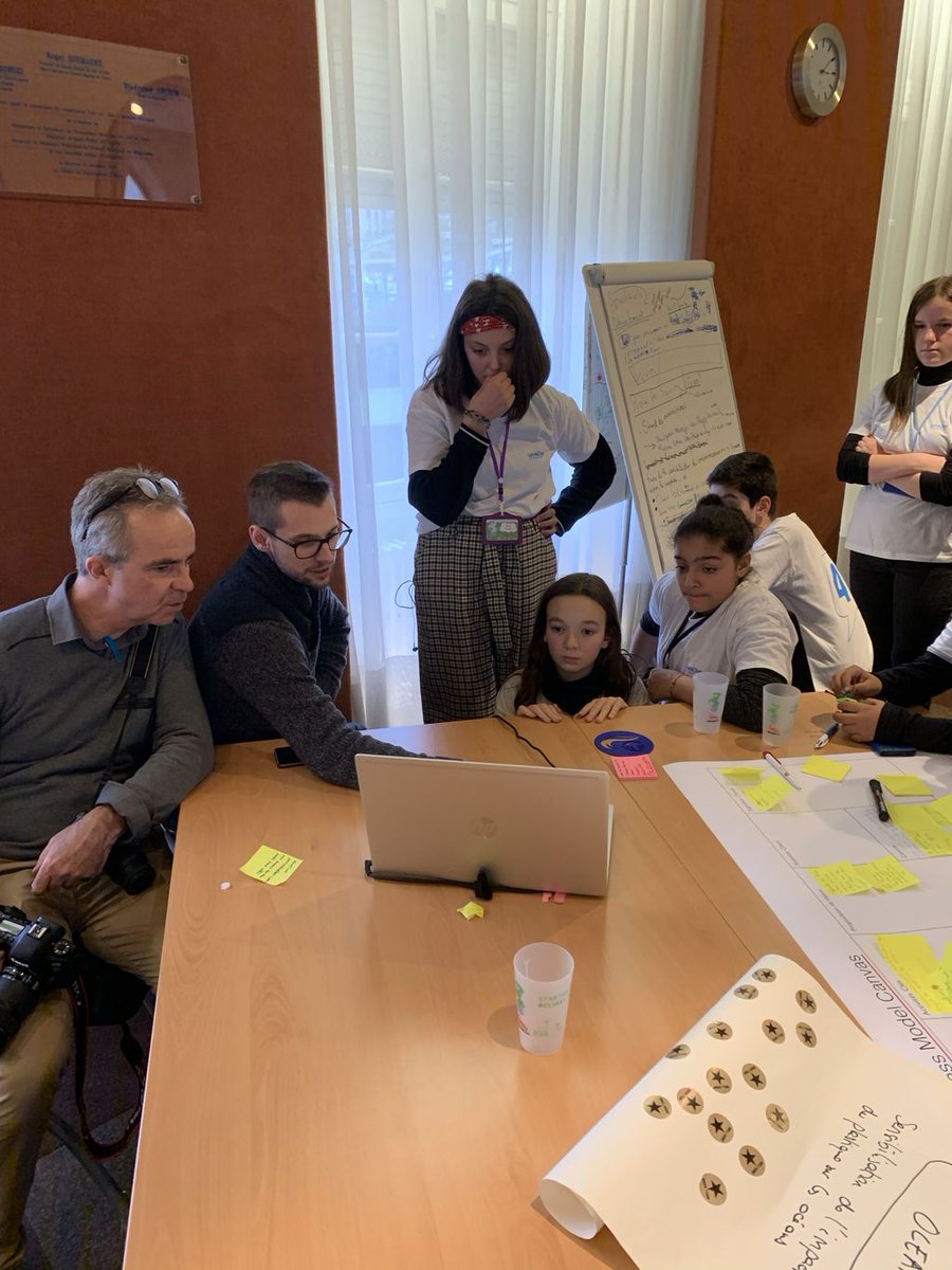 LoiretCherTech's tweet photo. Dernière ligne droite pour les équipes avant le pitch devant le jury #SWTEENS https://t.co/LgXwnOyleZ