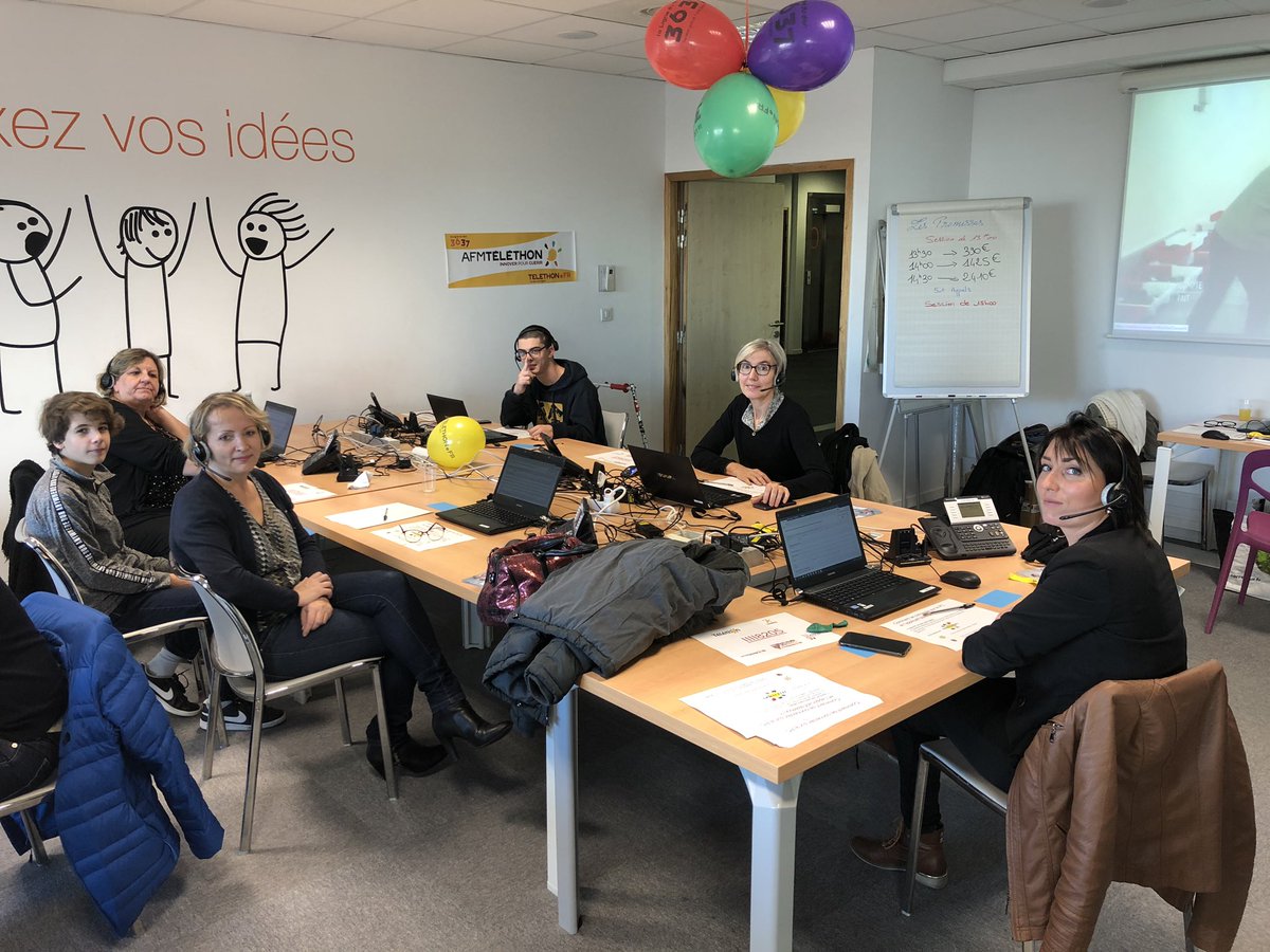 anais_boilly's tweet photo. .@Orange se mobilise pour le #telethon2019 ! Les collaborateurs @OrangeOccitanie attendent vos appels au 3637 ! Chaque don compte ! #ProudToBeOrange #RSE https://t.co/WsCCw8JeeL
